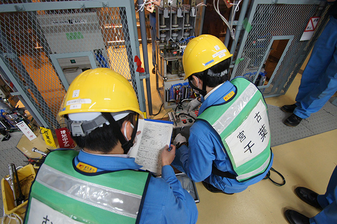 抜群のチームワークで作業完了へ！ イメージ1