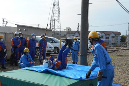 昇柱・昇塔訓練を実施！墜落体験も3