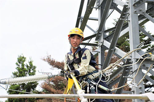 工事会社は若手社員を中心に、１３社から合計３２名が参加