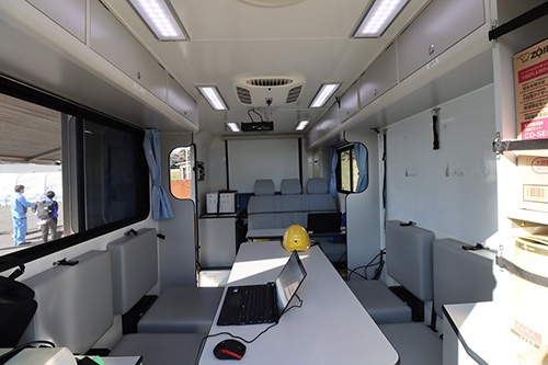 東北電力NW　配電部門の機材展示も行われました イメージ3