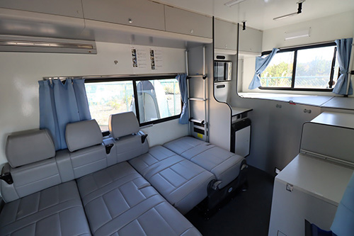 東北電力NW　配電部門の機材展示も行われました イメージ5