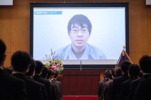 先輩社員によるビデオレター、ブランド動画を視聴 イメージ2