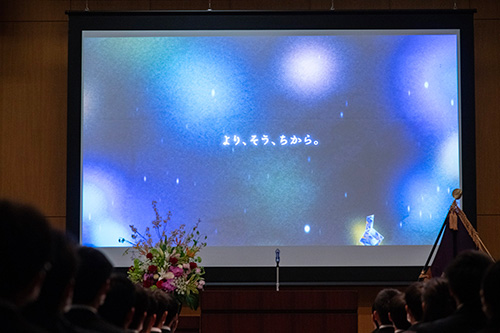 先輩社員によるビデオレター、ブランド動画を視聴 イメージ4