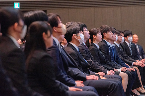 先輩社員によるビデオレター、ブランド動画を視聴 イメージ6