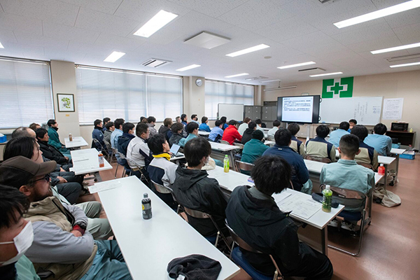 訓練は2泊3日。19社43名が参加 イメージ1